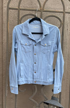 Load image into Gallery viewer, Classic Jean Jacket - Light Wash